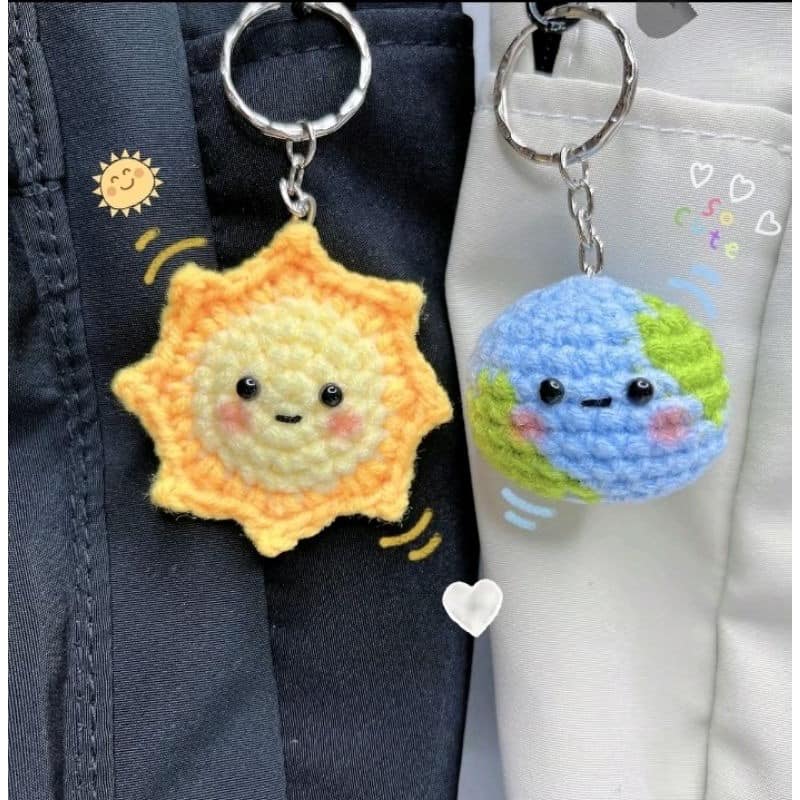 Quà tặng móc khóa đôi len handmade